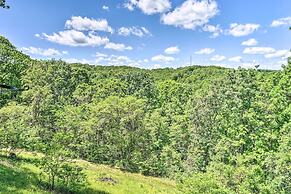 Inviting Branson West Condo w/ Pool Access