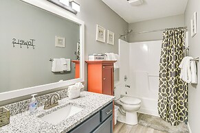 Inviting Branson West Condo w/ Pool Access