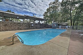 Inviting Branson West Condo w/ Pool Access