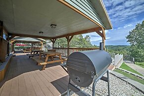 Inviting Branson West Condo w/ Pool Access