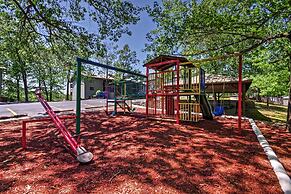 Inviting Branson West Condo w/ Pool Access