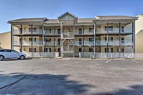 Beach & Pool Access: Lake of the Ozarks Condo!