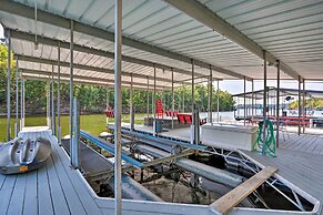 2 Mi to Margaritaville: Lake of the Ozarks Home!