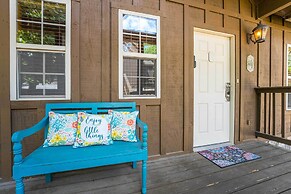 Lakefront Branson Cabin: 6 Mi to Branson Strip!