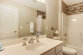 Lakefront Ozark Condo w/ Spacious Balcony!