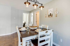 Lakefront Ozark Condo w/ Spacious Balcony!