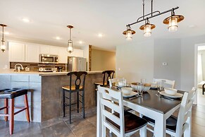 Lakefront Ozark Condo w/ Spacious Balcony!