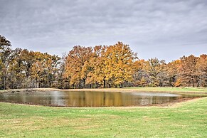 Lakefront Columbia Cabin w/ Porch & Shared Dock
