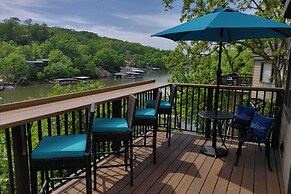 Lakefront Osage Beach Home w/ Community Pool!