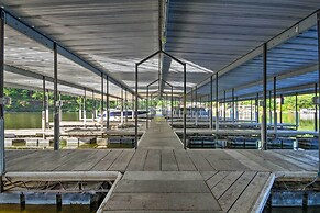 Lakefront Osage Beach Home w/ Community Pool!