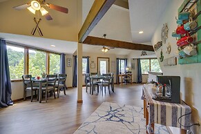 Lakefront Osage Beach Home w/ Community Pool!