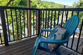 Lakefront Osage Beach Home w/ Community Pool!