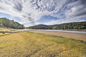 Lakefront Table Rock Home With Fire Pit!
