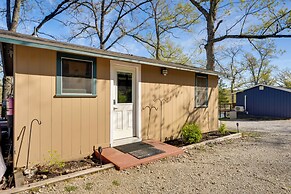 Lakeside Reeds Spring Home w/ Pool Access & Deck!