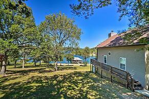 Lakeside Reeds Spring Home w/ Pool Access & Deck!
