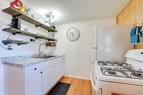 Lakeside Reeds Spring Home w/ Pool Access & Deck!