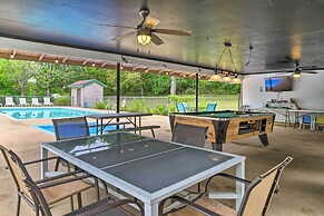 Lakeside Reeds Spring Home w/ Pool Access & Deck!