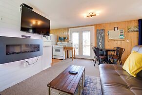 Lakeside Reeds Spring Home w/ Pool Access & Deck!