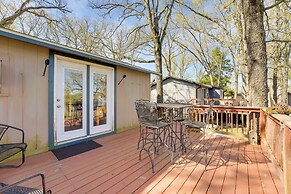 Lakeside Reeds Spring Home w/ Pool Access & Deck!