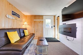 Lakeside Reeds Spring Home w/ Pool Access & Deck!