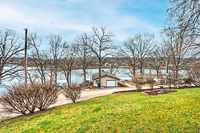 8 Mi to Beach: Lake-view Haven in Linn Creek!