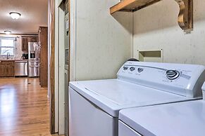 8 Mi to Beach: Lake-view Haven in Linn Creek!