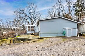 8 Mi to Beach: Lake-view Haven in Linn Creek!