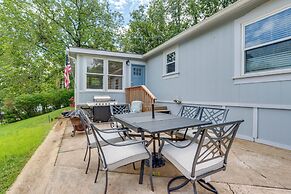 8 Mi to Beach: Lake-view Haven in Linn Creek!