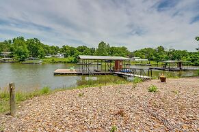 'lazy RS Lakehouse' w/ Private Hot Tub & Boat Dock
