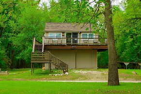 Lovely Couples Escape on Mississippi River!