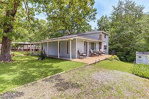 'the Lakehouse' Lovely Wappapello Country Home!
