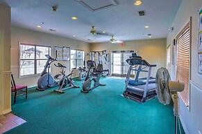 Modern Resort Condo ~ 3 Mi to Branson Landing