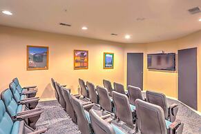 Modern Resort Condo ~ 3 Mi to Branson Landing