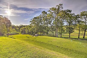 Modern Resort Condo ~ 3 Mi to Branson Landing