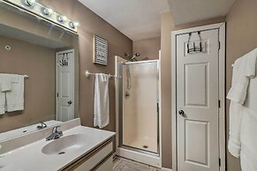 Modern Resort Condo ~ 3 Mi to Branson Landing