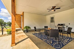 Modern Abode w/ Patio ~ 1 Mi to Stockton Lake!