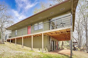 Table Rock Lake Home w/ Lake Access & Views