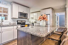 Modern Home w/ Yard + Deck, 1 Mi to Clemson U!