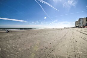 Murrells Inlet Upstairs Unit: 1 Block to Beach!