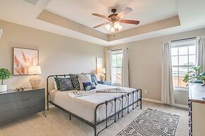 Ozark Home: Pool Access, Deck & Fenced Yard