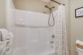 Ozark Home: Pool Access, Deck & Fenced Yard