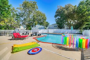 1 Mi to Beach + Hot Tub: Murrells Inlet Retreat!