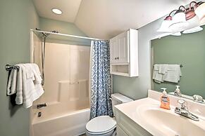 1 Mi to Beach + Hot Tub: Murrells Inlet Retreat!