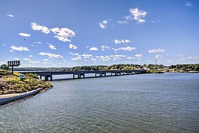 Lake-view Patio + Pool Access: Osage Beach Condo