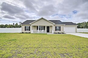 3 Mi to Golf: Loris Home w/ Big Private Yard!