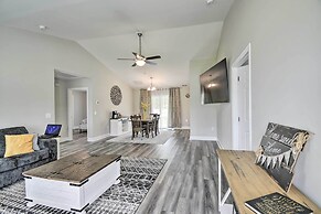 3 Mi to Golf: Loris Home w/ Big Private Yard!