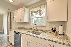 3 Mi to Golf: Loris Home w/ Big Private Yard!