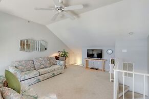 Lakefront Haven w/ Balcony in Osage Beach!