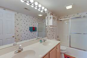 Lakefront Haven w/ Balcony in Osage Beach!