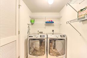 Parkview Bay Condo: Resort Pools & Lake View!